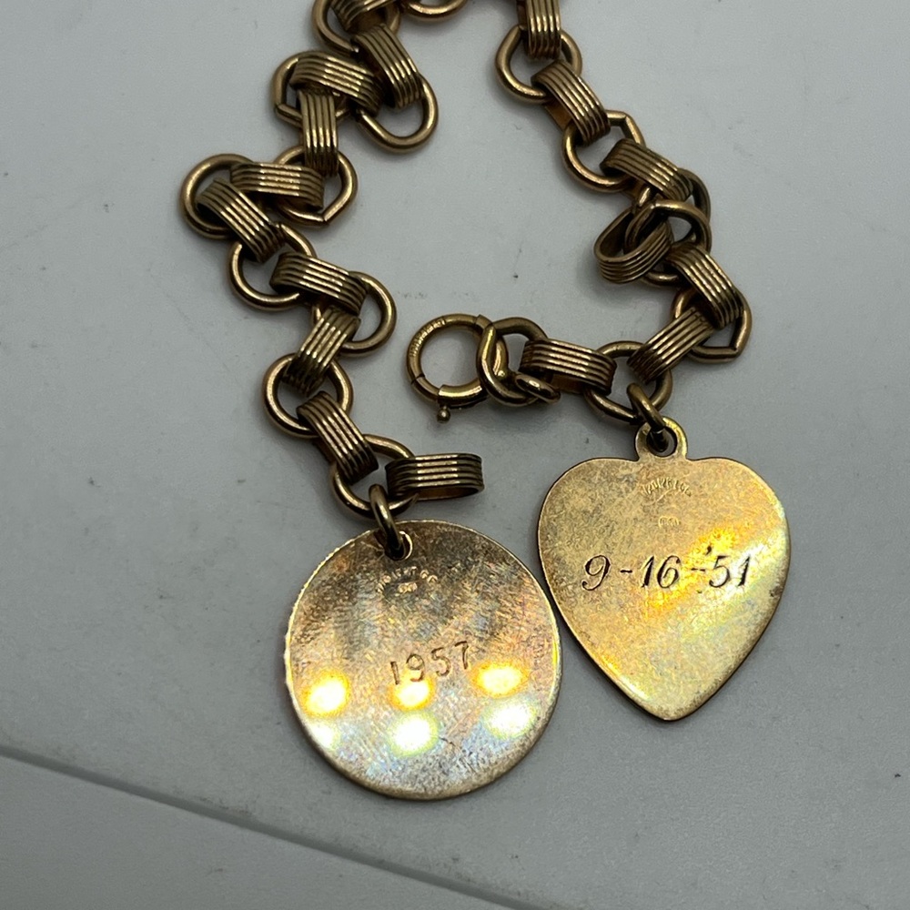 1950’s 12k gold filled charm bracelet w 2 engraved charms vintage chain - Picture 11 of 15